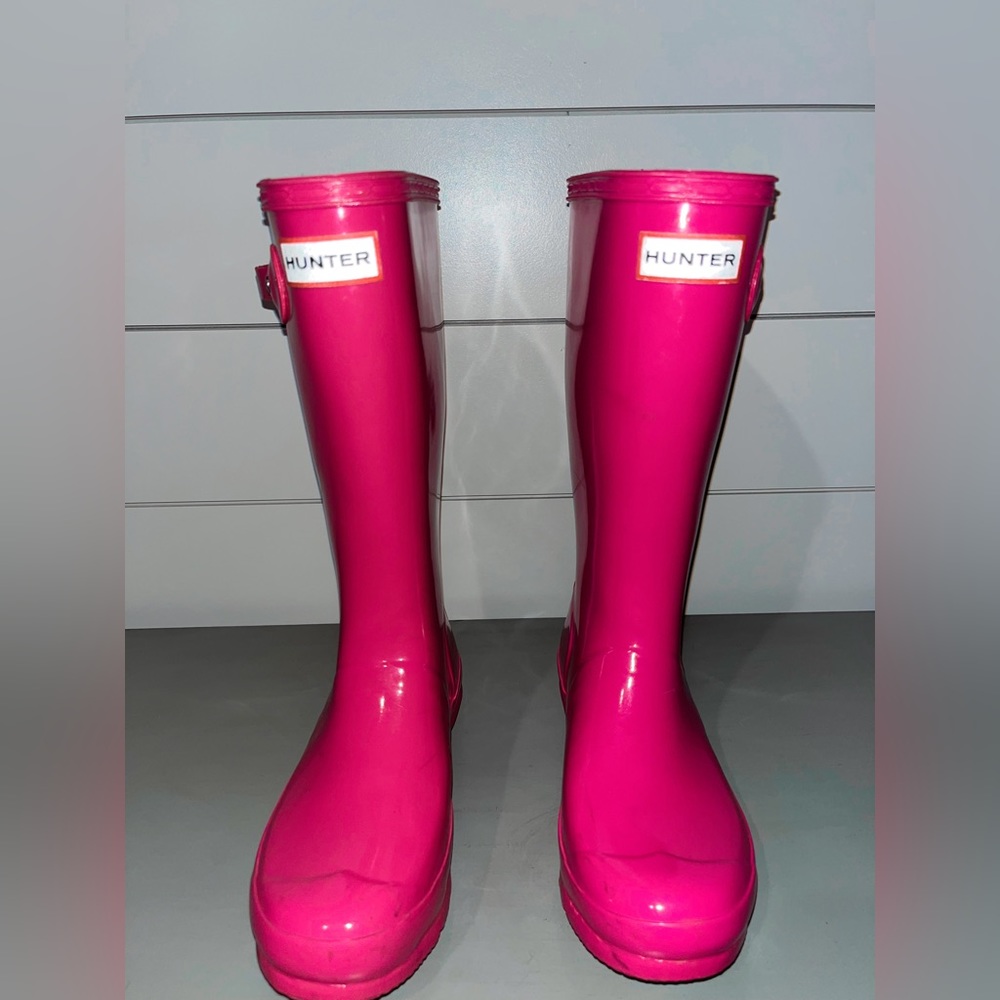 glossy hot pink hunter rain boots
